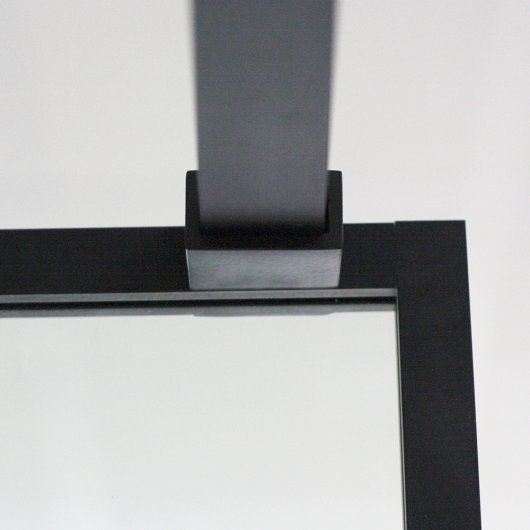 Screen frame with the strut